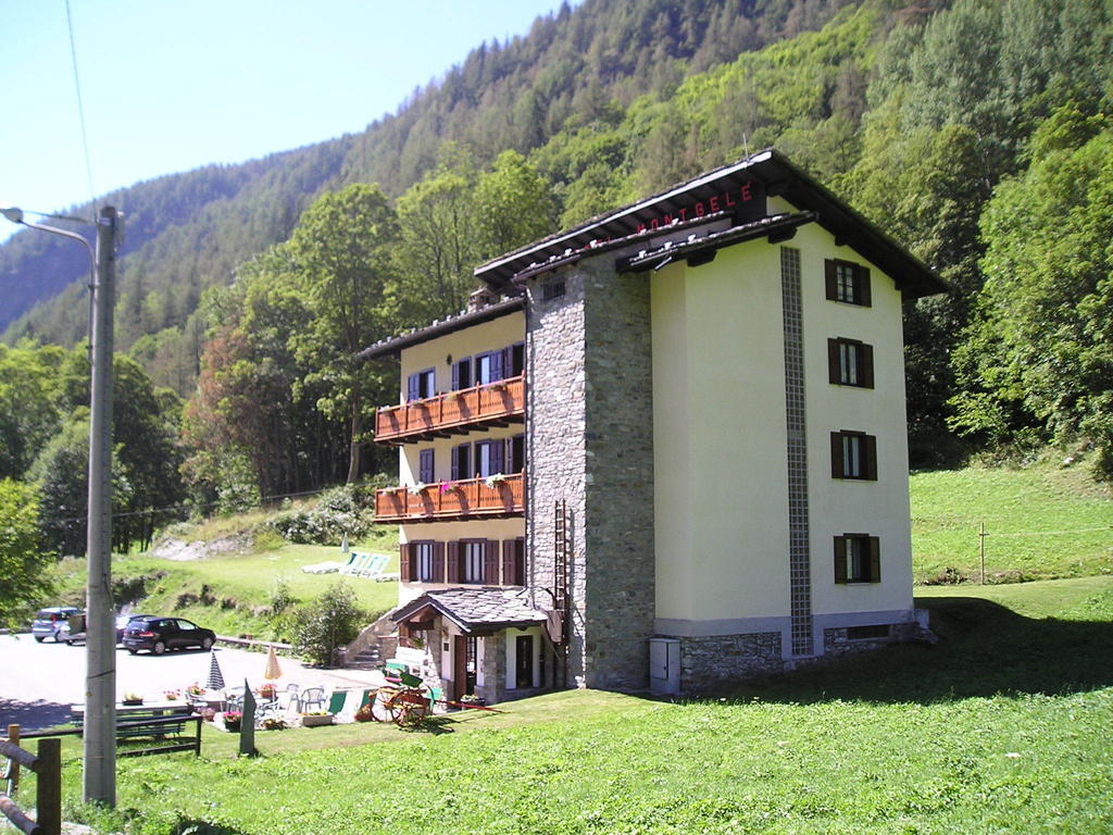 Hotel Mont Gelé Ollomont Exterior foto